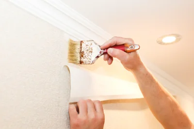 Pose de papier peint à Dussac — revêtements muraux et toiles de verre